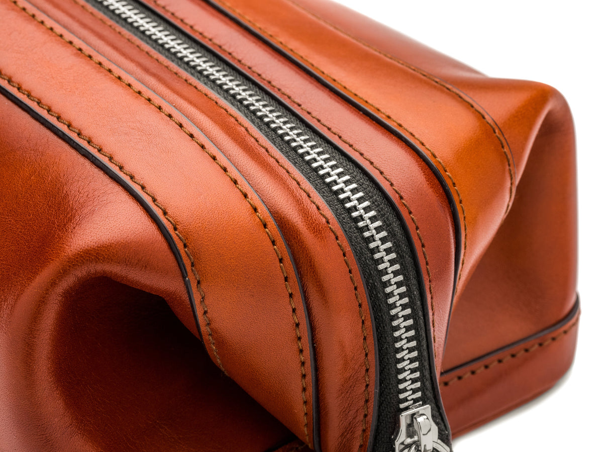 Bosca Old Leather 10" Zipper Utilikit